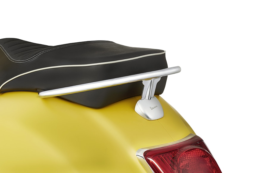 Vespa cover retaining bracket GTS by Rizoma