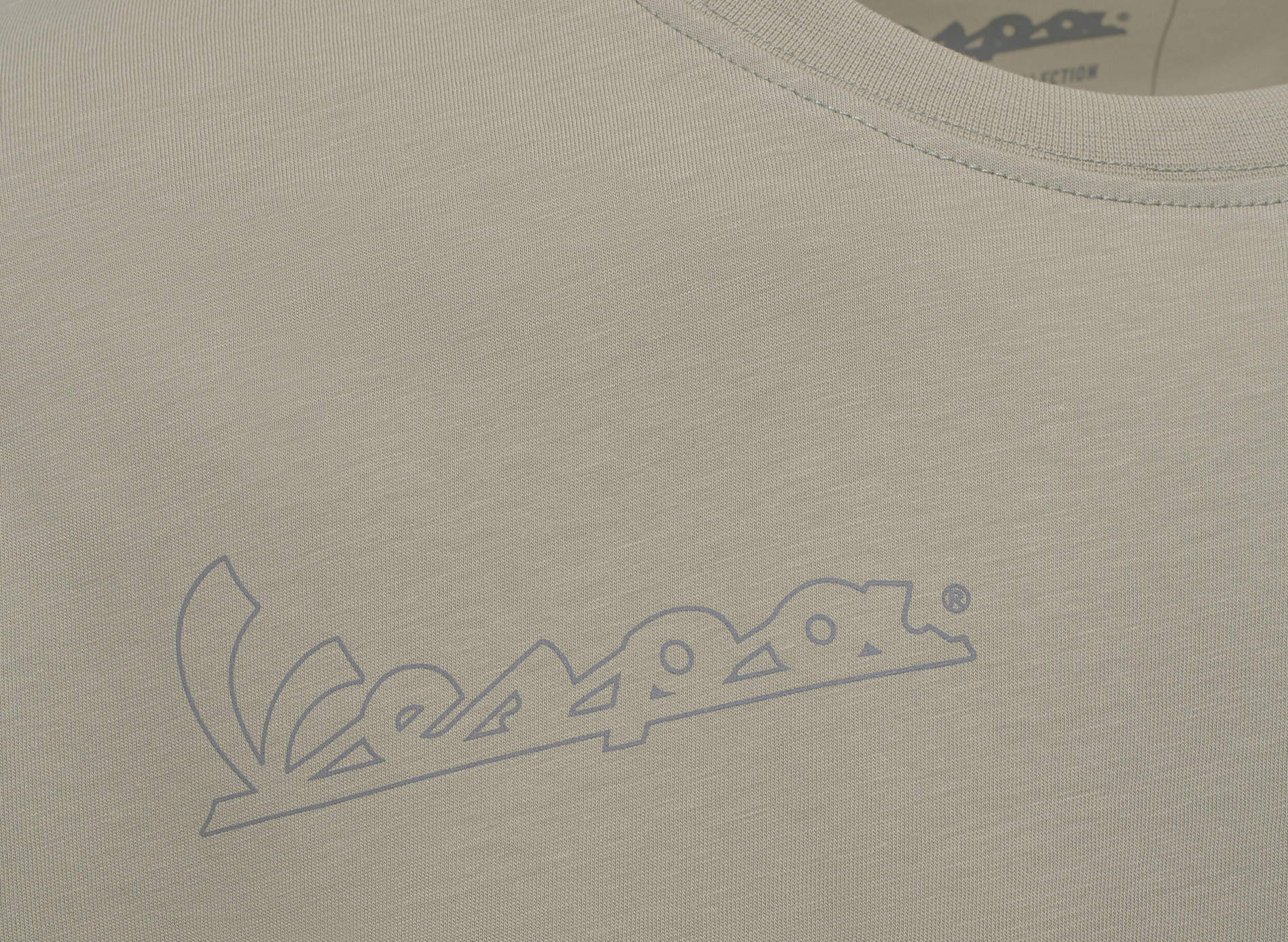 Vespa T-shirt Nomad beige DEC collection