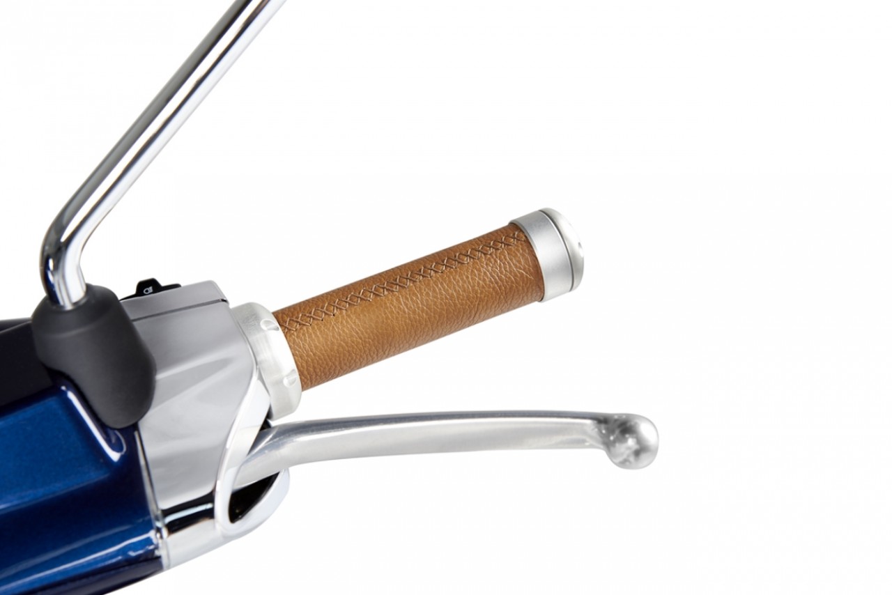 Luxury genuine leather grips for Vespa Primavera 50-150cc