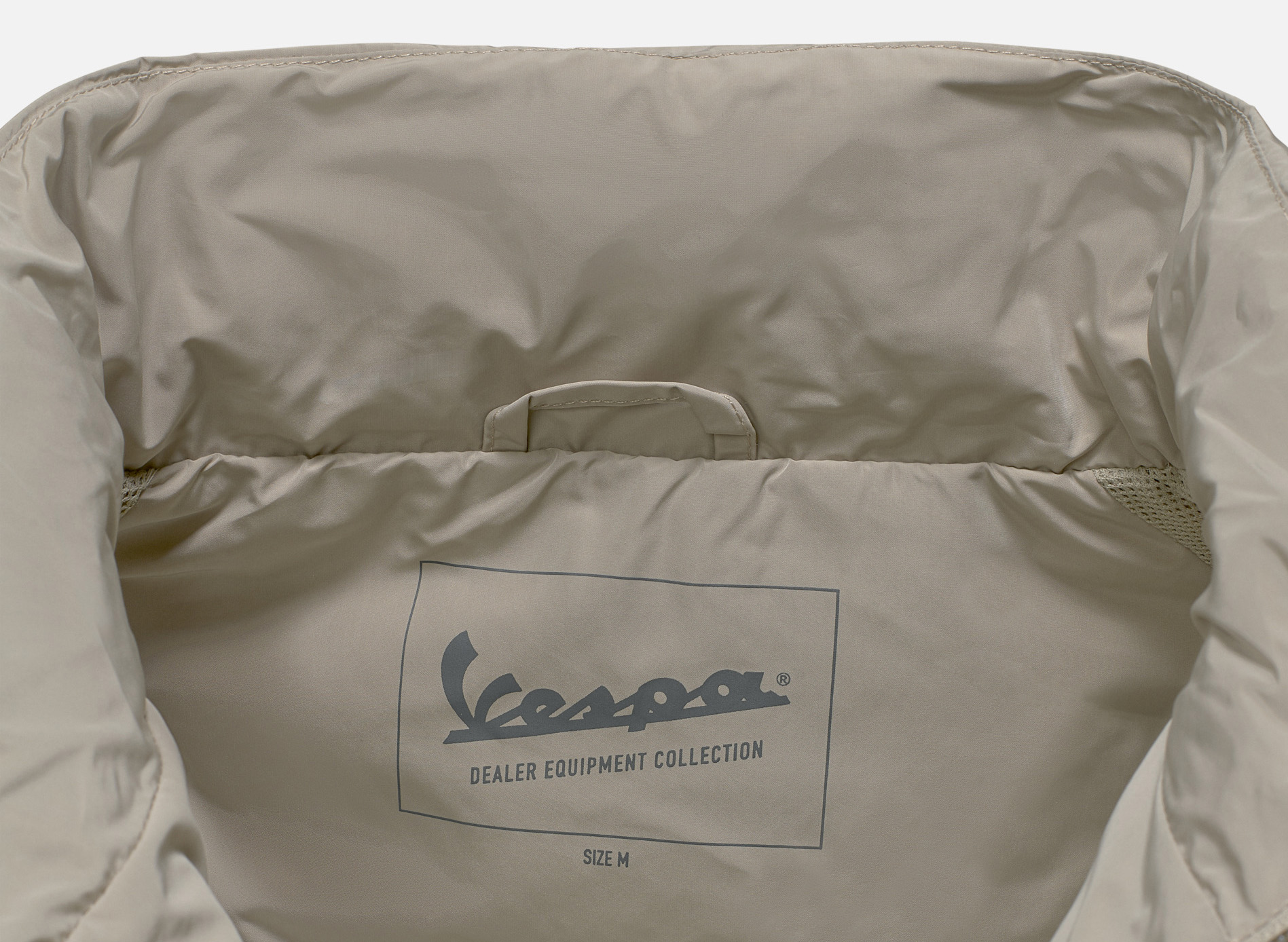 Vespa windbreaker Nomad beige DEC collection