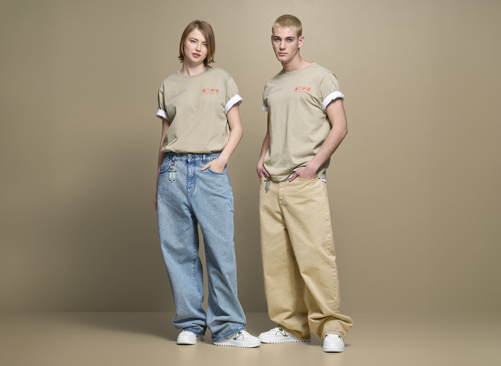 Vespa over-jeans Nomad beige DEC collection