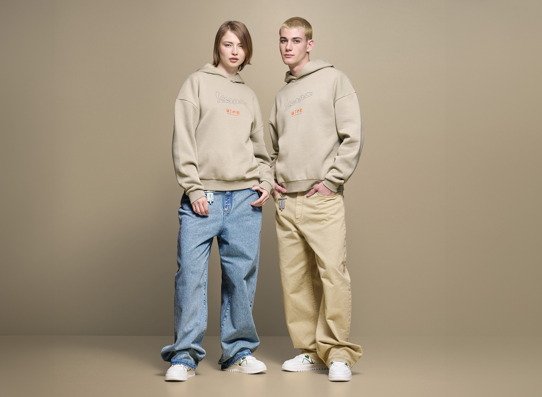 Vespa Hoodie Nomad beige DEC collection